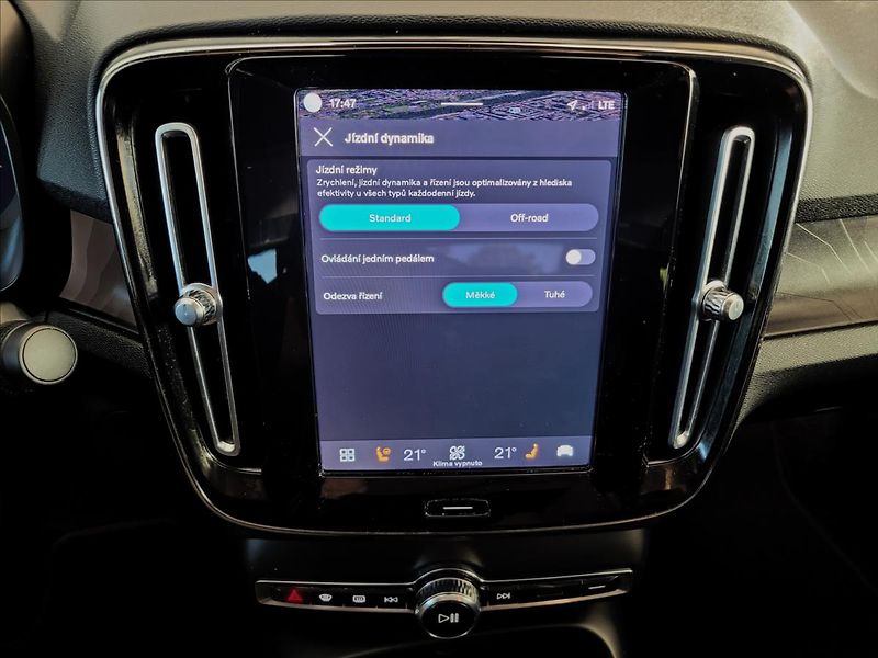 Volvo C40 0,0 Recharge Ultimate SOH 90,3 - fotka 36 z 50