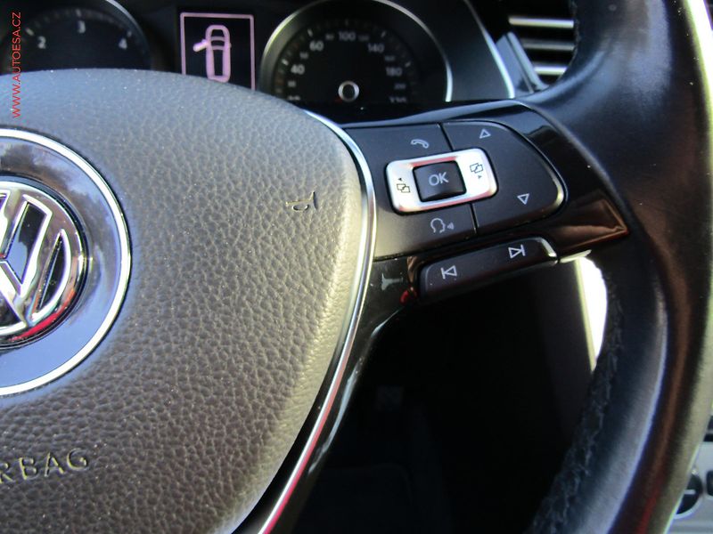 Volkswagen Passat (2018) 1.6 TDi, DSG, AC - fotka 15 z 18