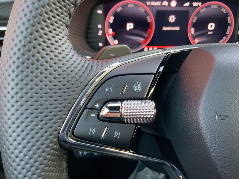 Škoda Kamiq MONTECARLO 1,5Tsi 7ST DSG/Auto - fotka 26 z 33