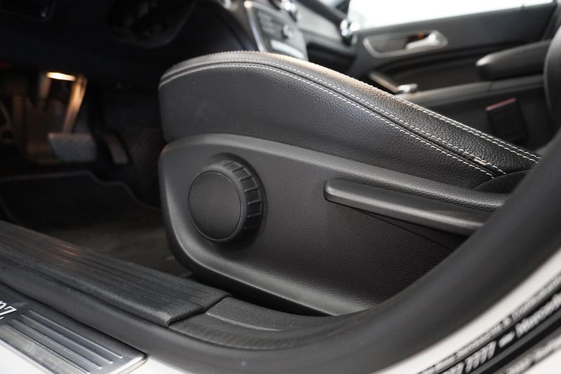 Mercedes-Benz GLA 200 2.2D 100 kW AUTOMAT - fotka 13 z 32