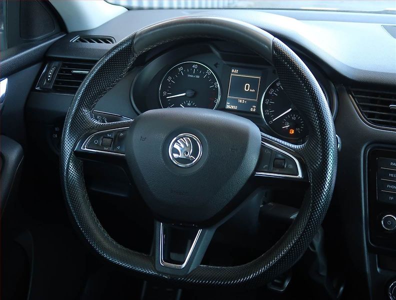 Škoda Octavia (2013) 1.4 TSI, Xenony, Tempomat - fotka 18 z 18
