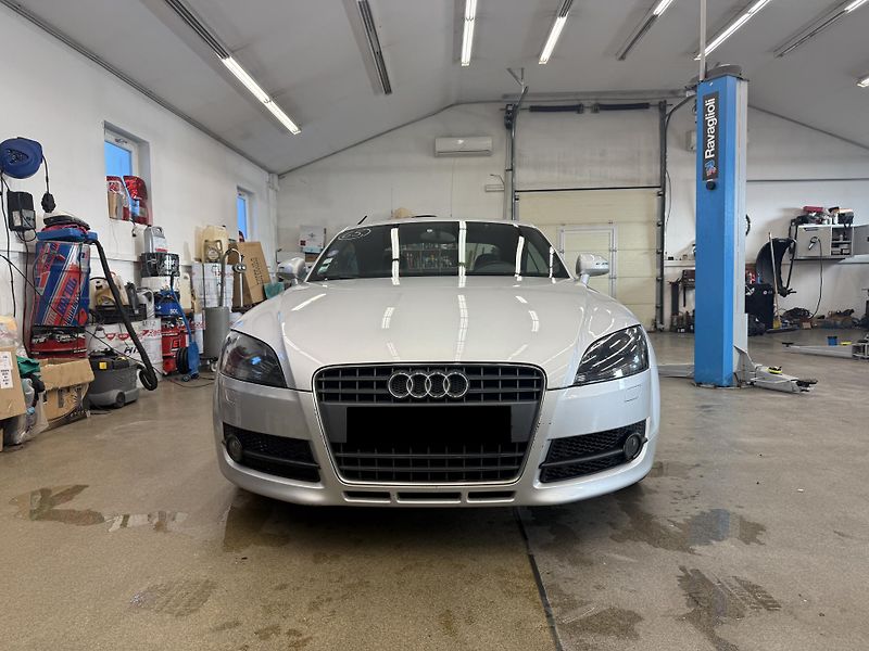 Audi TT S-line 1.8 TFSI 118 kW - fotka 2 z 19