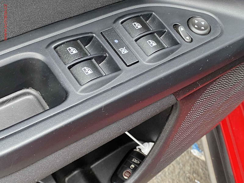 Fiat Tipo (2022) 1.0FireFly RED, Cross, LED - fotka 11 z 18
