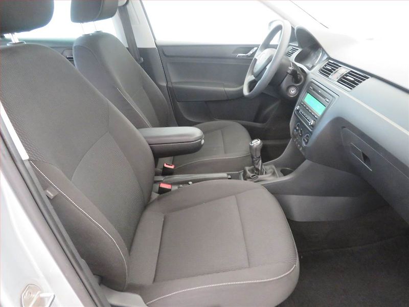 Škoda Rapid (2013) 1.2 TSI, Tempomat - fotka 9 z 15