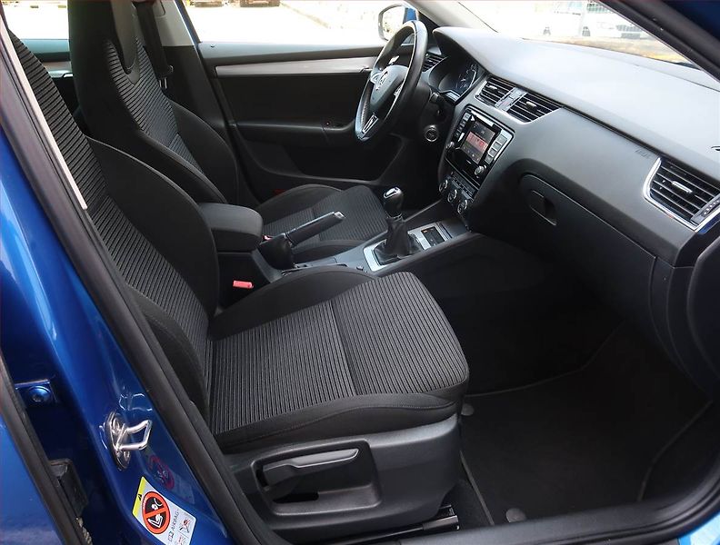 Škoda Octavia (2013) Elegance 1.4 TSI, Serv.kniha - fotka 9 z 19