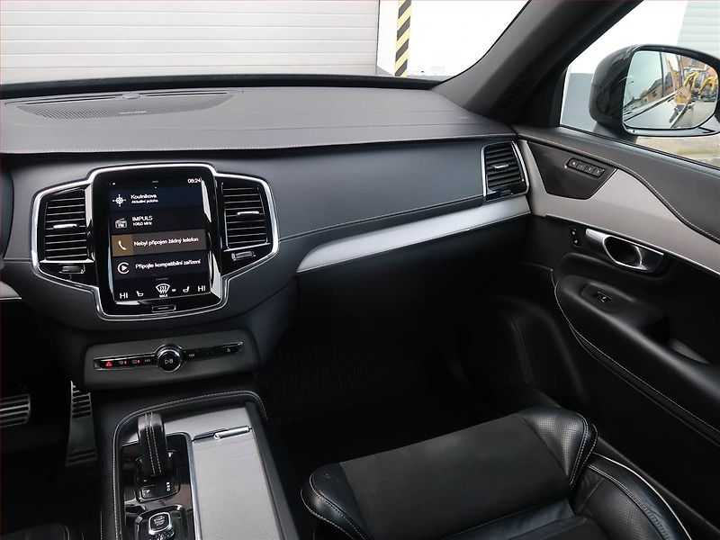Volvo XC90 (2019) D5 AWD - fotka 8 z 31