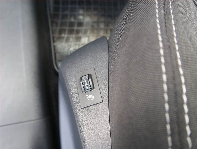 Peugeot 2008 (2019) 1.2 PureTech, Serv.kniha - fotka 17 z 20