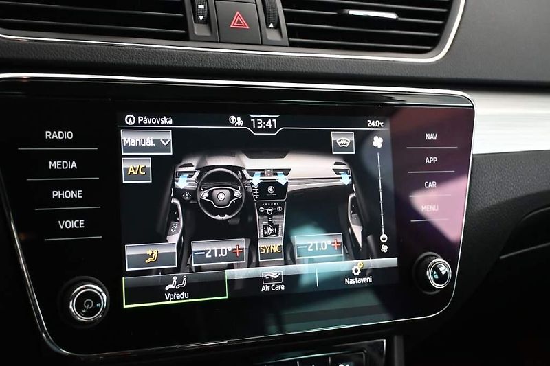 Škoda Superb (2022) 2.0 LED DSG ACC Virtual Kamera - fotka 19 z 34