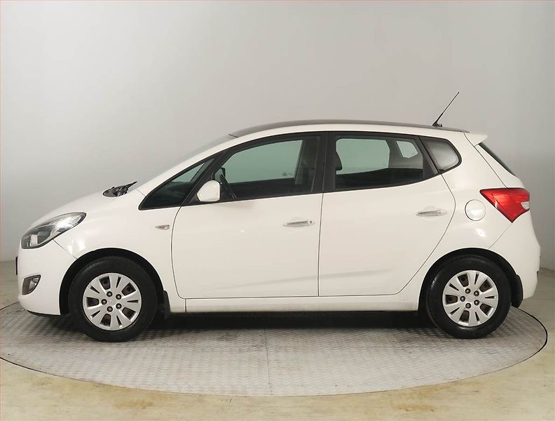 Hyundai ix20 (2014) 1.4 CVVT, ČR,1.maj - fotka 3 z 15