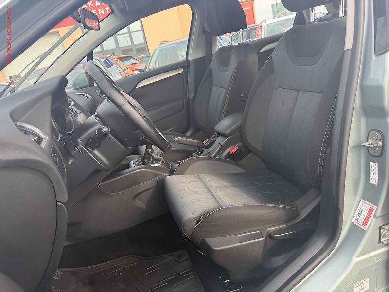 Citroën C4 (2013) 1.6i - fotka 9 z 15