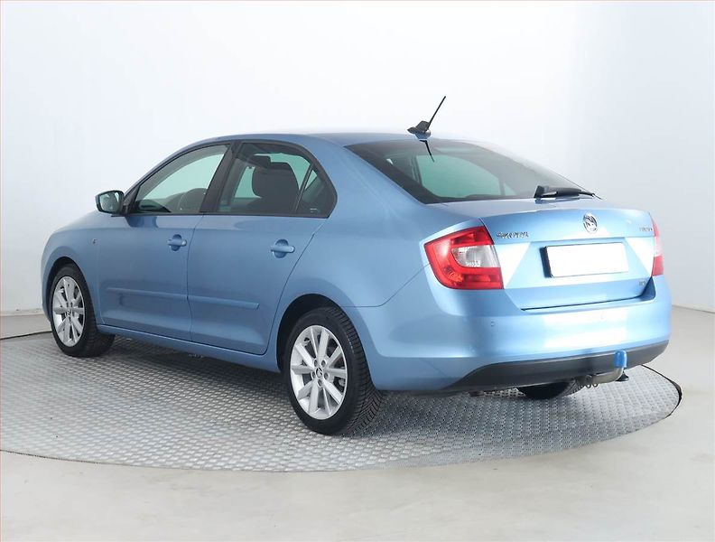 Škoda Rapid (2012) Elegance 1.6 TDI, Navi - fotka 4 z 17