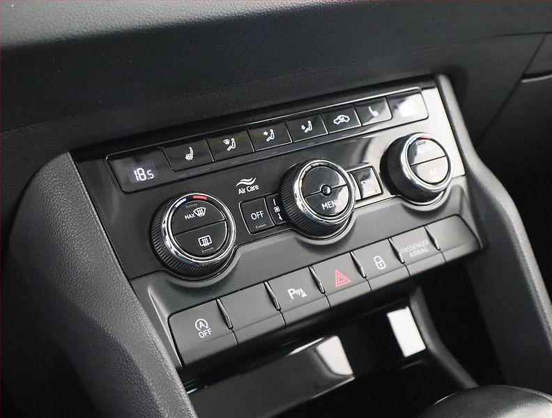 Škoda Karoq (2023) Style 2.0 TDI - fotka 18 z 24