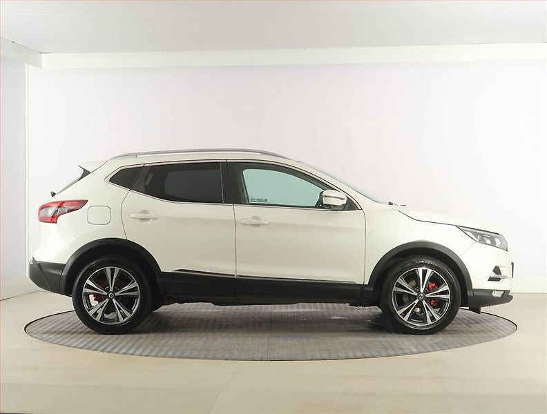 Nissan Qashqai (2017) 1.6 DIG-T, Serv.kniha, Navi - fotka 6 z 22