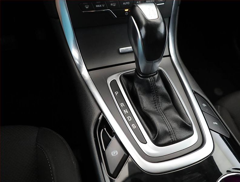 Ford S-MAX (2015) 2.0 TDCi, Automat, Navi - fotka 15 z 20