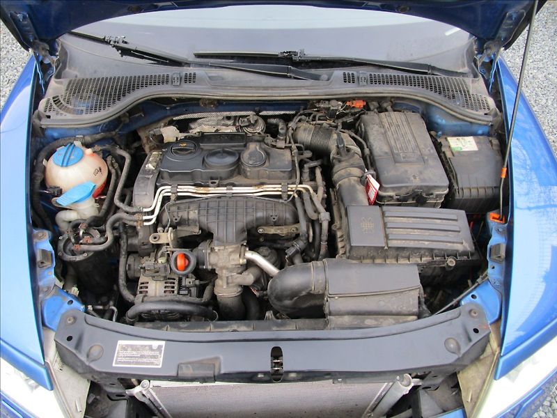 Škoda Octavia Combi 2.0TDi RS, aut. Klima - fotka 37 z 40
