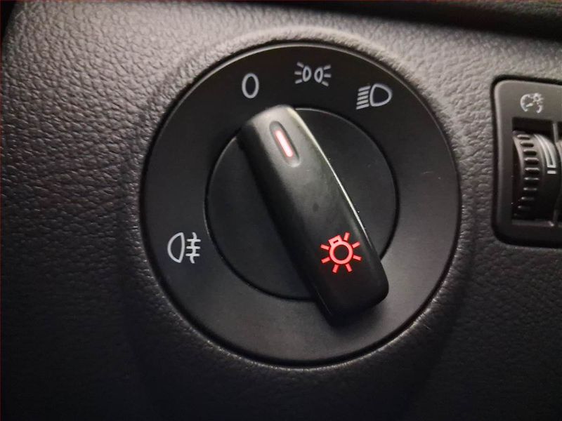 Volkswagen Golf Plus (2007) 1.6, rezervace - fotka 17 z 17