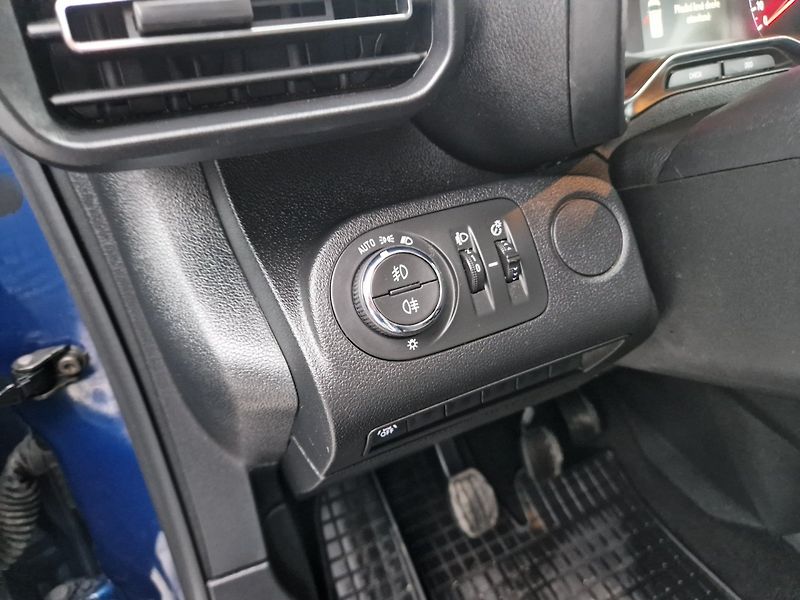 Opel Combo (2021) LIFE 1,5 CDTi - fotka 21 z 30