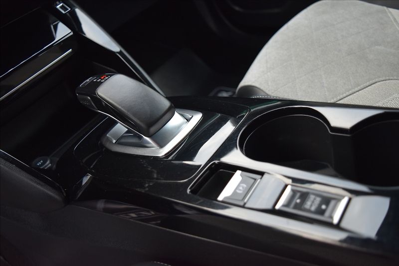 Peugeot 2008 0,0 100KW GT NAVI 360° KAMERA - fotka 44 z 47