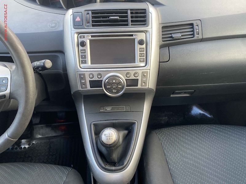 Toyota Verso (2013) 2.0 D-4D, ČR, STK6/28 - fotka 12 z 17