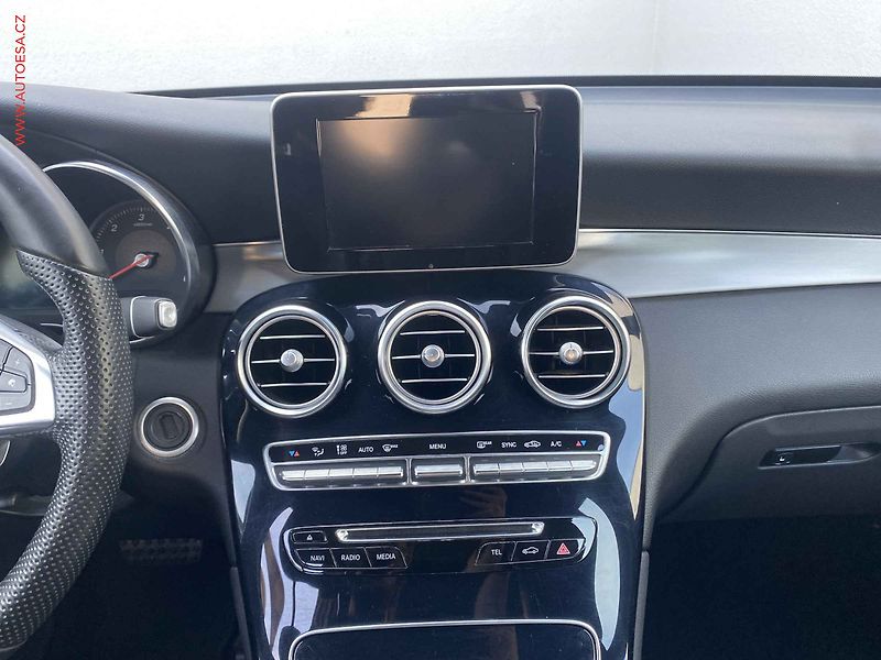 Mercedes-Benz GLC (2017) 2.2 CDi 220D 4Matic, AT, LED - fotka 12 z 21