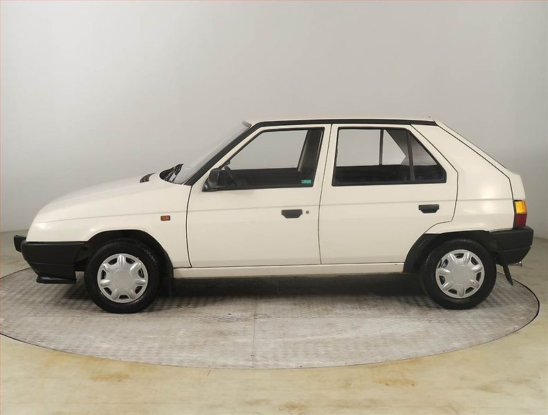 Škoda Favorit (1993) 1.3 135 , nová STK, Tažné - fotka 3 z 13