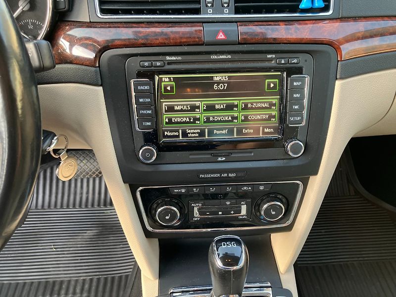 Škoda Superb (2013) 2.0TDI 125kW DSG ELEGANCE + - fotka 29 z 34