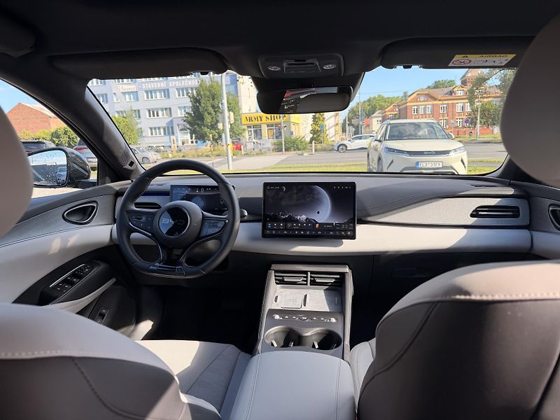 BYD Seal 6 (2025) DM-i Touring Comfort Lite demo - fotka 7 z 9