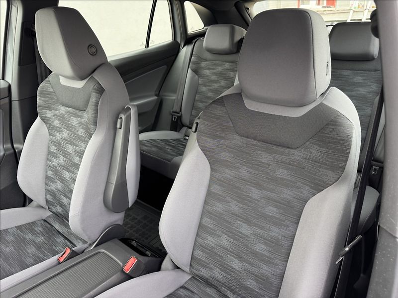 Volkswagen ID.4 0,0 PURE DPH 1.maj. původ ČR - fotka 21 z 50