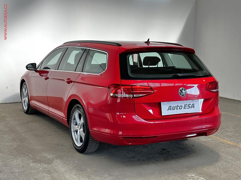 Volkswagen Passat (2016) 1.6 TDi, DSG, Navi, AC - fotka 6 z 18