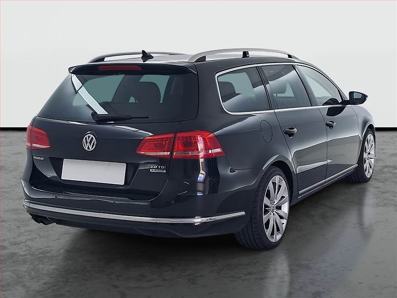 Volkswagen Passat (2013) 2.0 TDI, Navi, Xenony - fotka 5 z 17