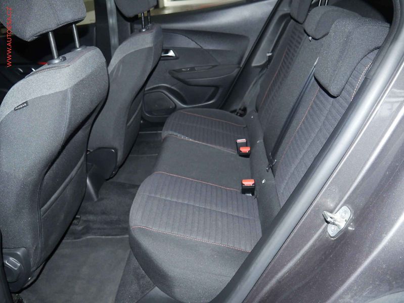 Peugeot 2008 (2021) 1.2 PT, 2.maj,ČR, servis - fotka 10 z 18