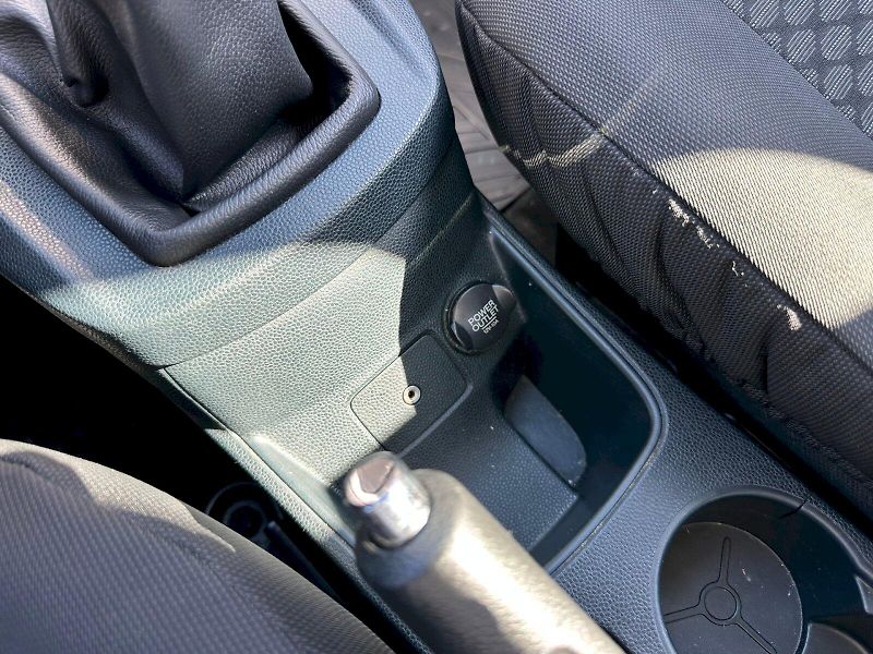 Ford Fiesta (2010) 1,4 TDCi 51 kW - fotka 17 z 23