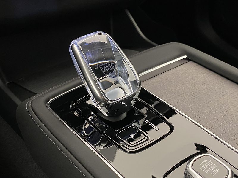 Volvo XC90 (2026) T8 AWD Plug-in DARK PLUS 7m - fotka 39 z 72