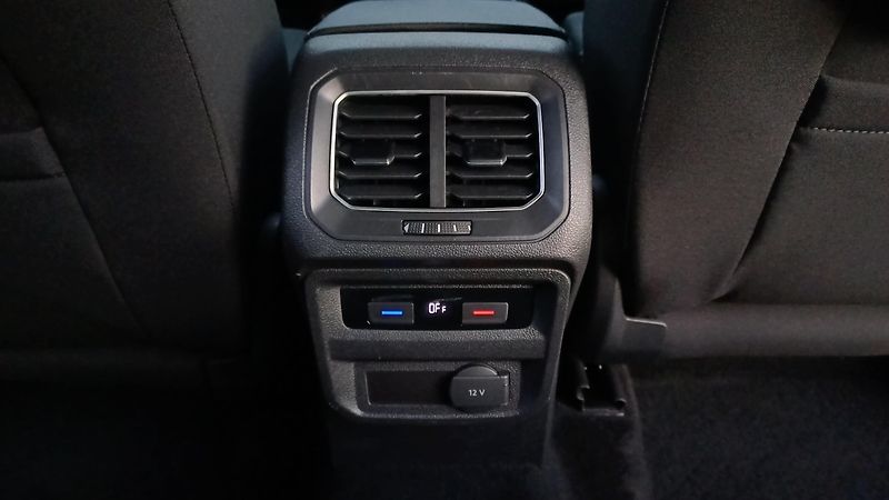 Volkswagen Tiguan TDI 110kW 4x4 HIGHLINE - fotka 19 z 50
