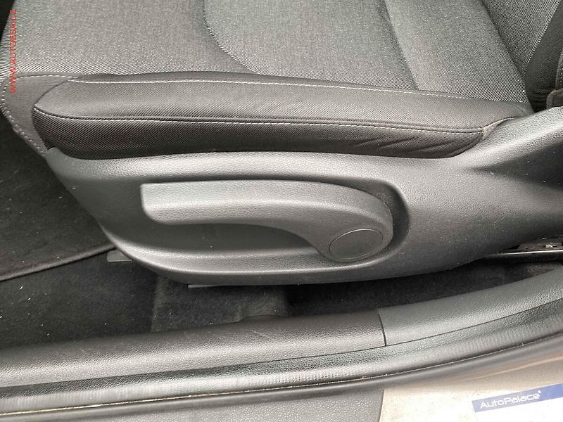 Hyundai i30 (2020) 1.6CRDi, 1.maj,ČR, Smart - fotka 14 z 17