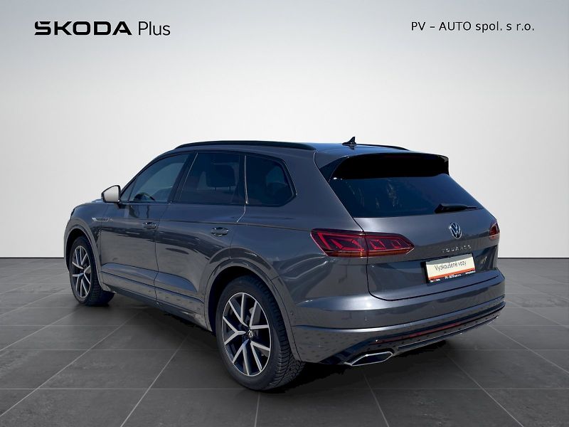 Volkswagen Touareg (2023) R-Line 3.0 TDI 210 kW V6 4Moti - fotka 27 z 35