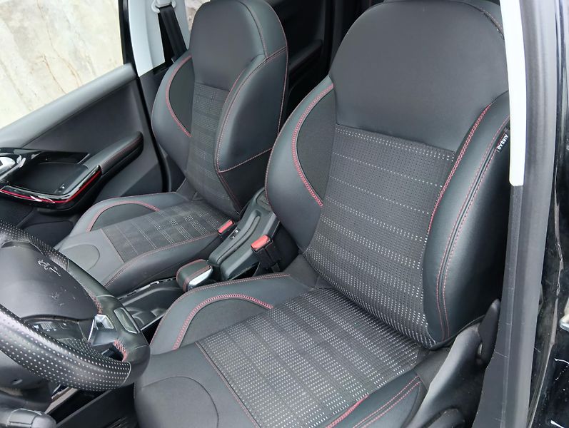 Peugeot 2008 (2018) 1.2/81kW, GT-Line, automat - fotka 14 z 37