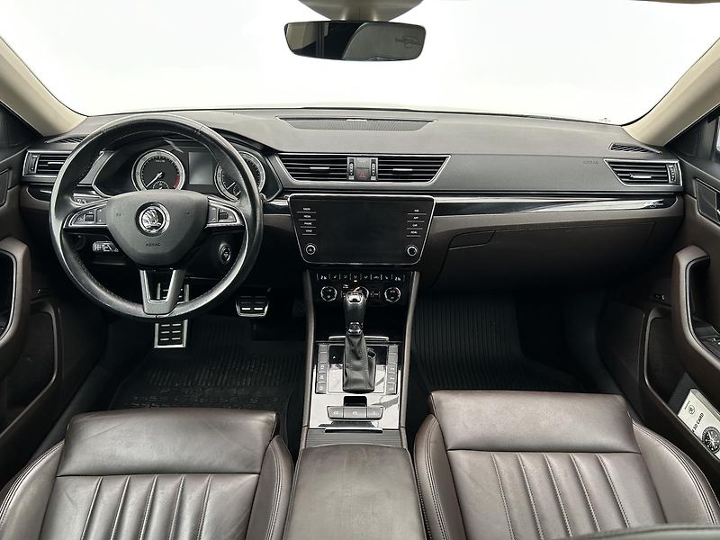 Škoda Superb 2.0 TDI L&K - fotka 5 z 29