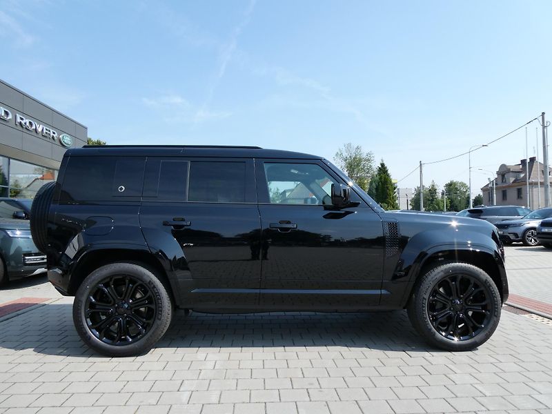 Land Rover Defender 110 4,4 OCTA P635 - fotka 6 z 44