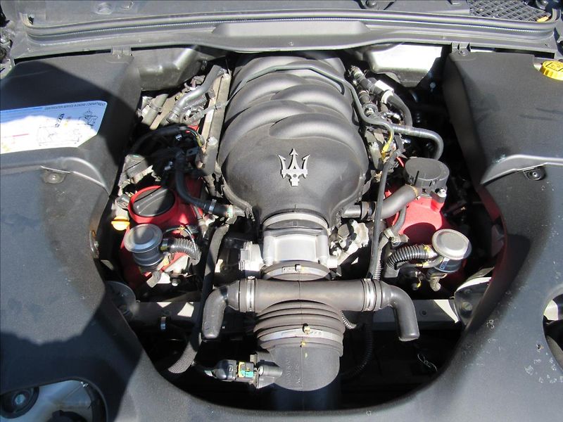 Maserati GranTurismo 4,7 V8 Sport - fotka 34 z 37