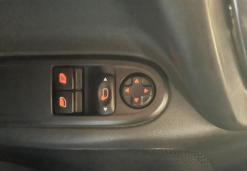 Citroën C3 1.2 VTi 82K Exclusive, ČR - fotka 15 z 20