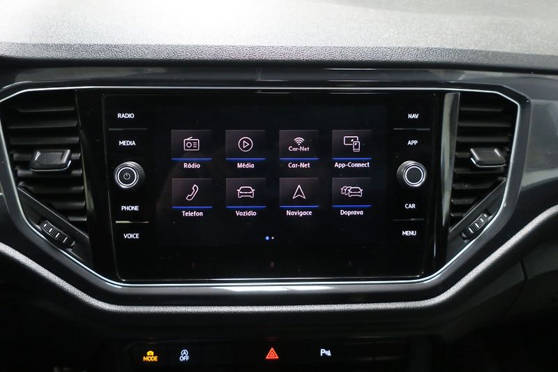 Volkswagen T-Roc (2019) Sport 1.5 TSI 110 kW manuál - fotka 25 z 47
