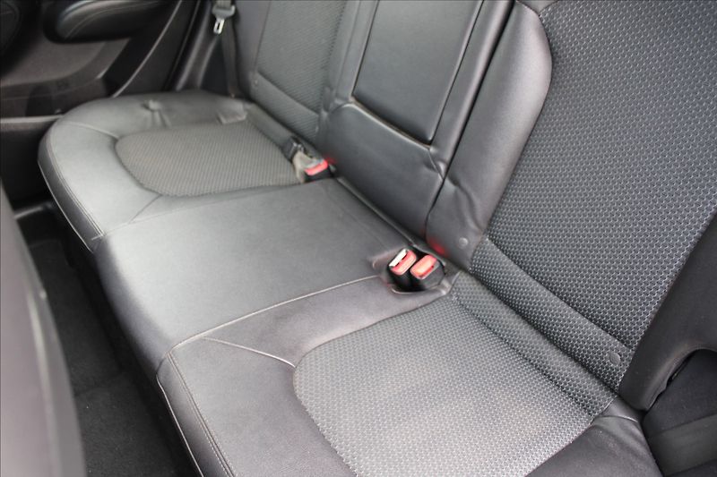 Hyundai ix35 1,6 i  ČR,TAŽNÉ,TRIKOLOR PLUS - fotka 21 z 27