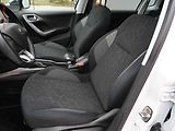 Peugeot 2008 (2018) 1.2PT, AC, park.asist - náhled 9
