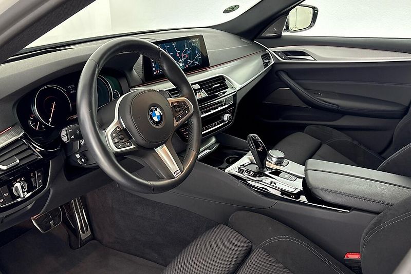 BMW Řada 5 540i xDrive - fotka 6 z 26