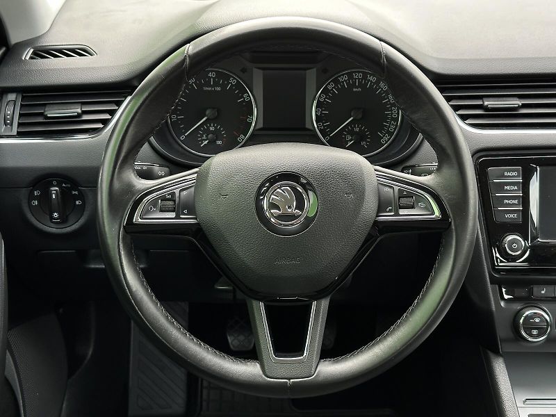 Škoda Octavia 1.4TSi 150PS PDC P/Z 2Z.Climat - fotka 19 z 37