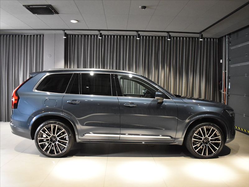 Volvo XC90 2,0 T8 AWD Ultra B&W,Vzduch - fotka 3 z 29