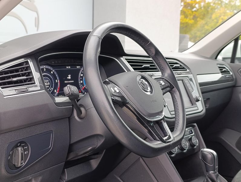 Volkswagen Tiguan 2.0TDI DSG 4M HIGHLINE ČR - fotka 11 z 35