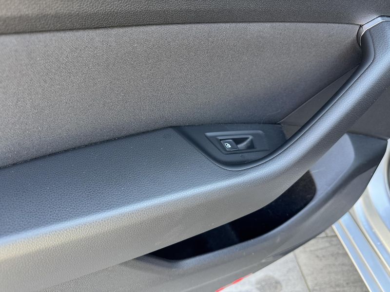Volkswagen Passat (2023) 2.0 TDI DSG Business Tažné - fotka 41 z 42