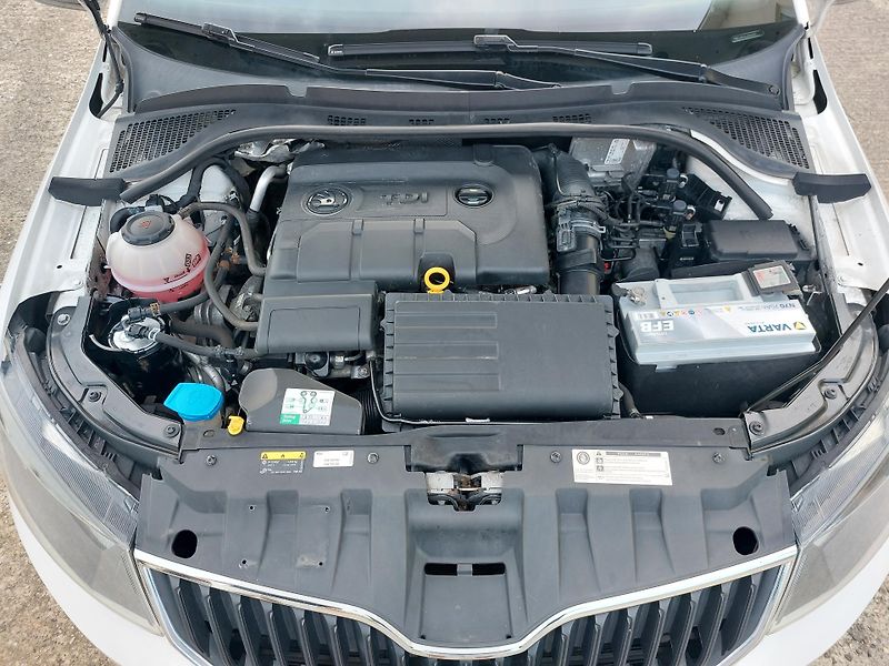 Škoda Fabia (2018) 1,4 TDi 66kw Ambition ČR 1.maj - fotka 19 z 19